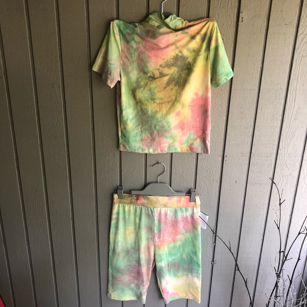 2 piece tiedye short set - Picture 2 of 4